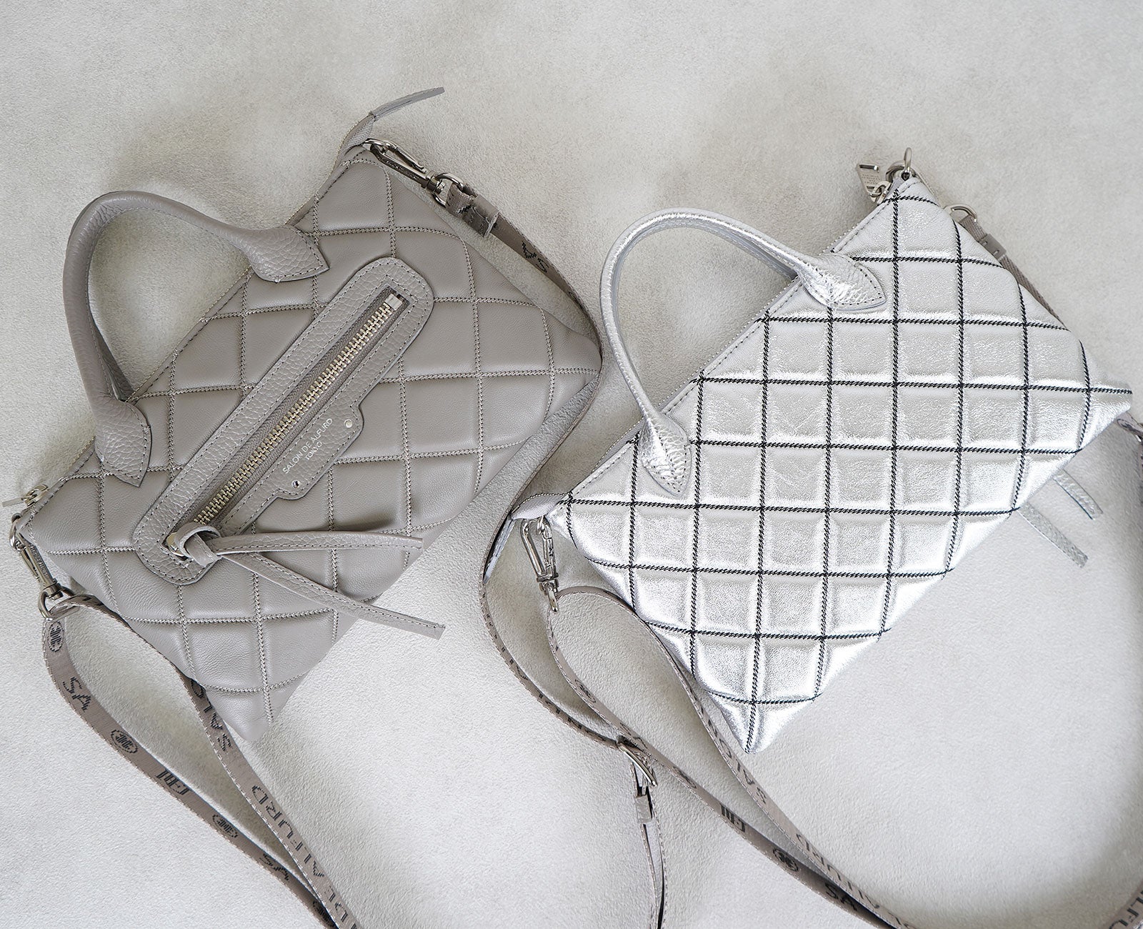 ダブルA面のデザインで、シーンに合わせて表情を変え、TPOに応じて楽しめるスタイル