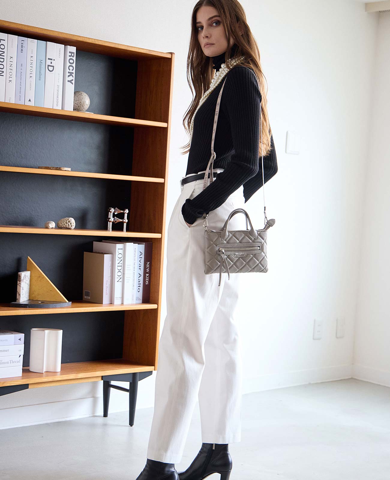 モデル着用カラー：セメント