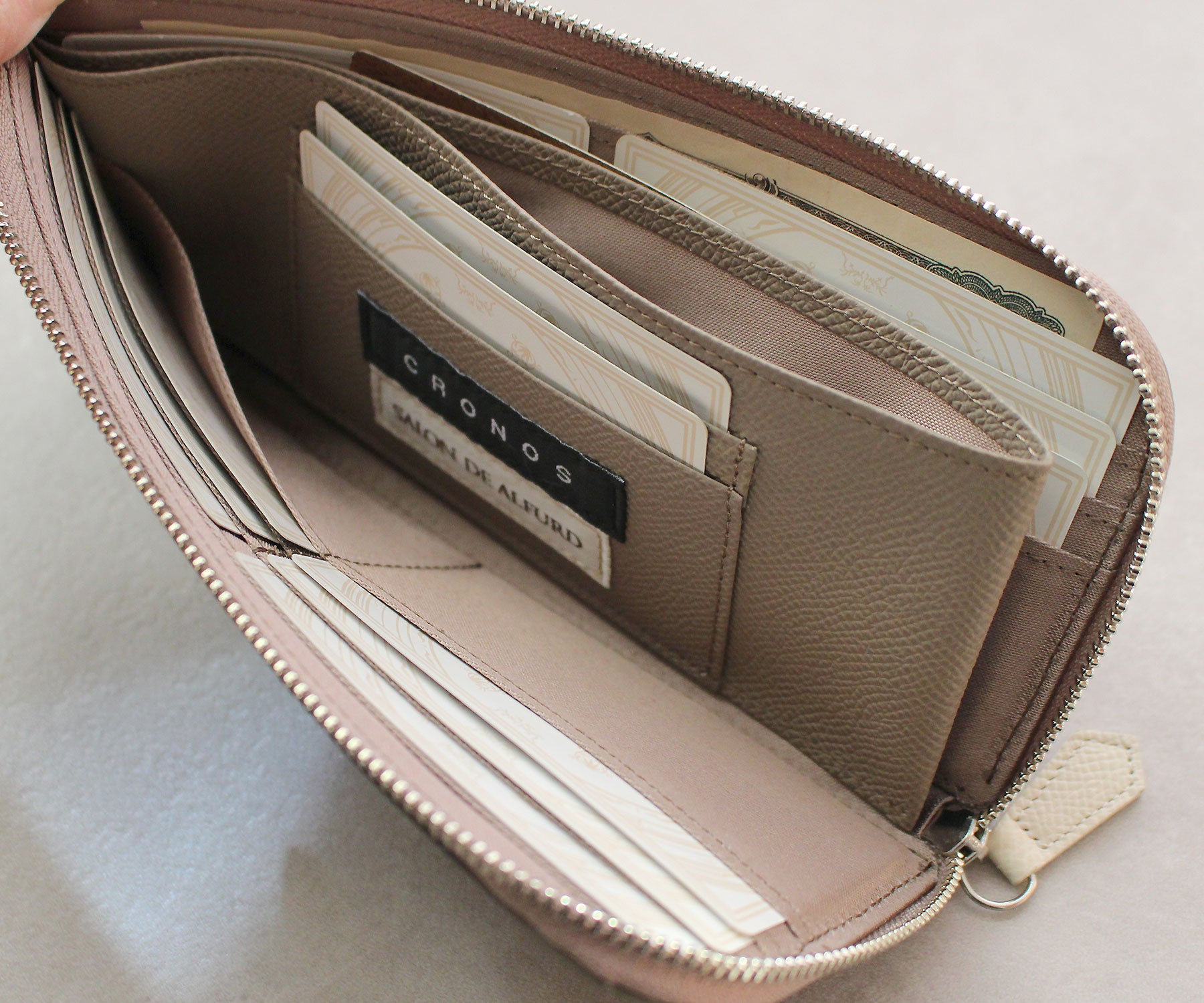 中身が一望できる、快適な使い心地。