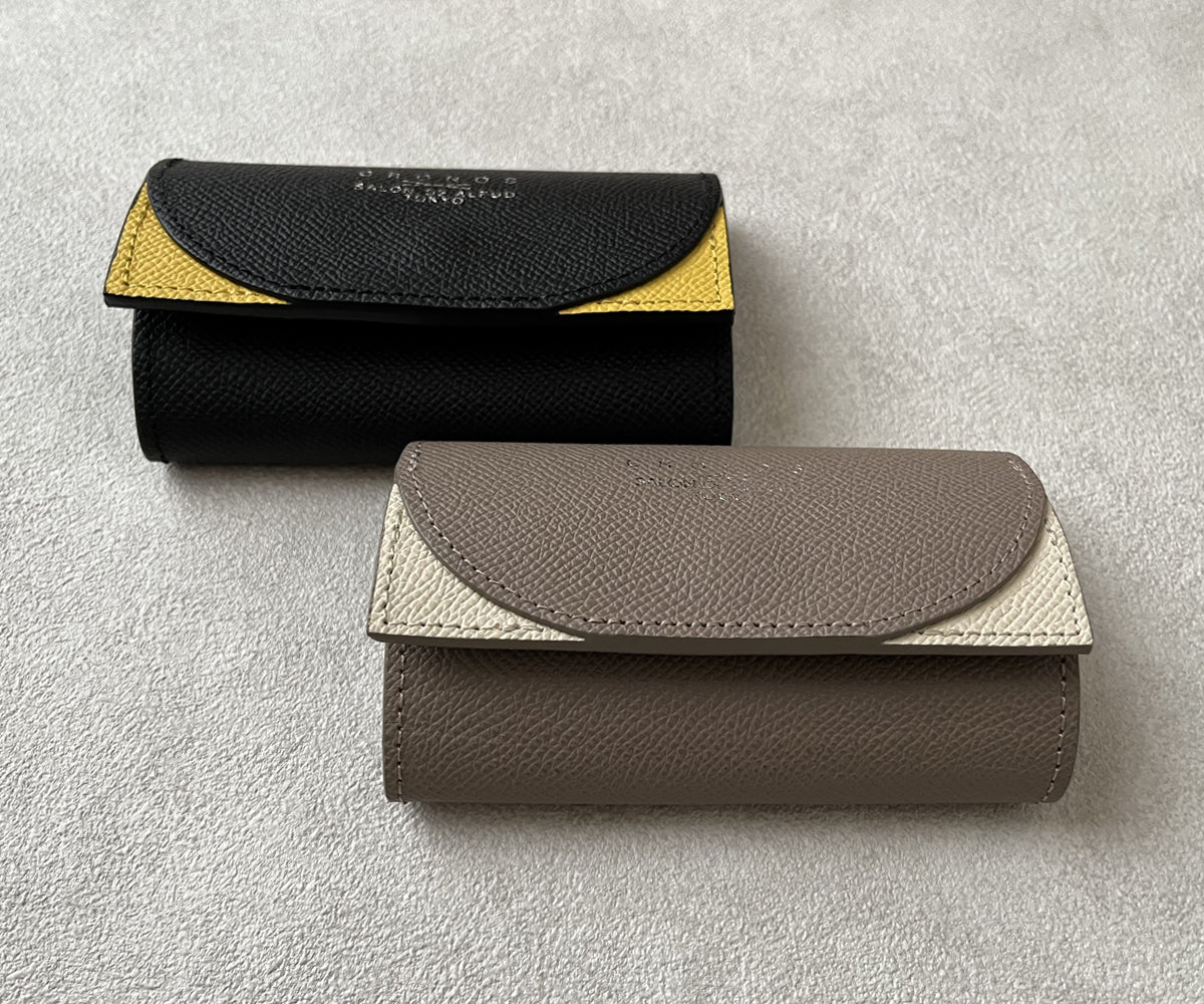 手に取るたびに優しい丸みが心地よく、上品な佇まいを引き立てます