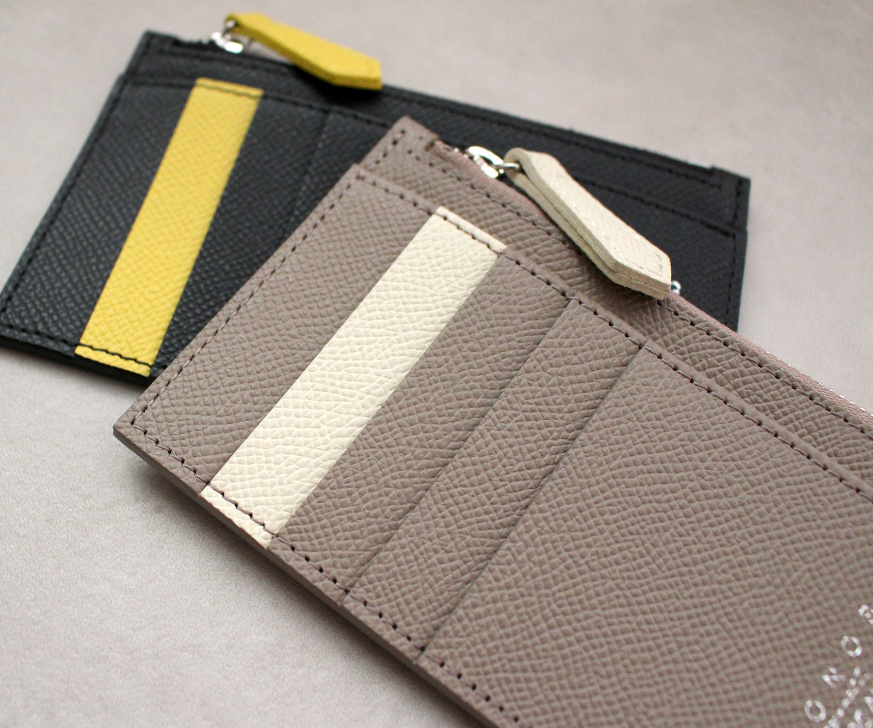 他とは一線を画す、クールに映えるバイカラー。