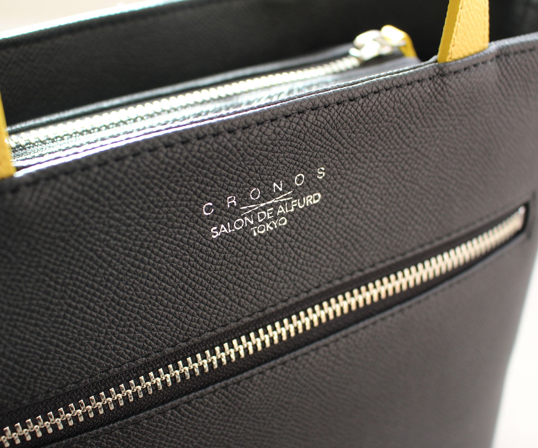 機能美を追求する二つのラグジュアリーブランドが出会い、肉体的にも精神的にも心地よい価値を形にしました。