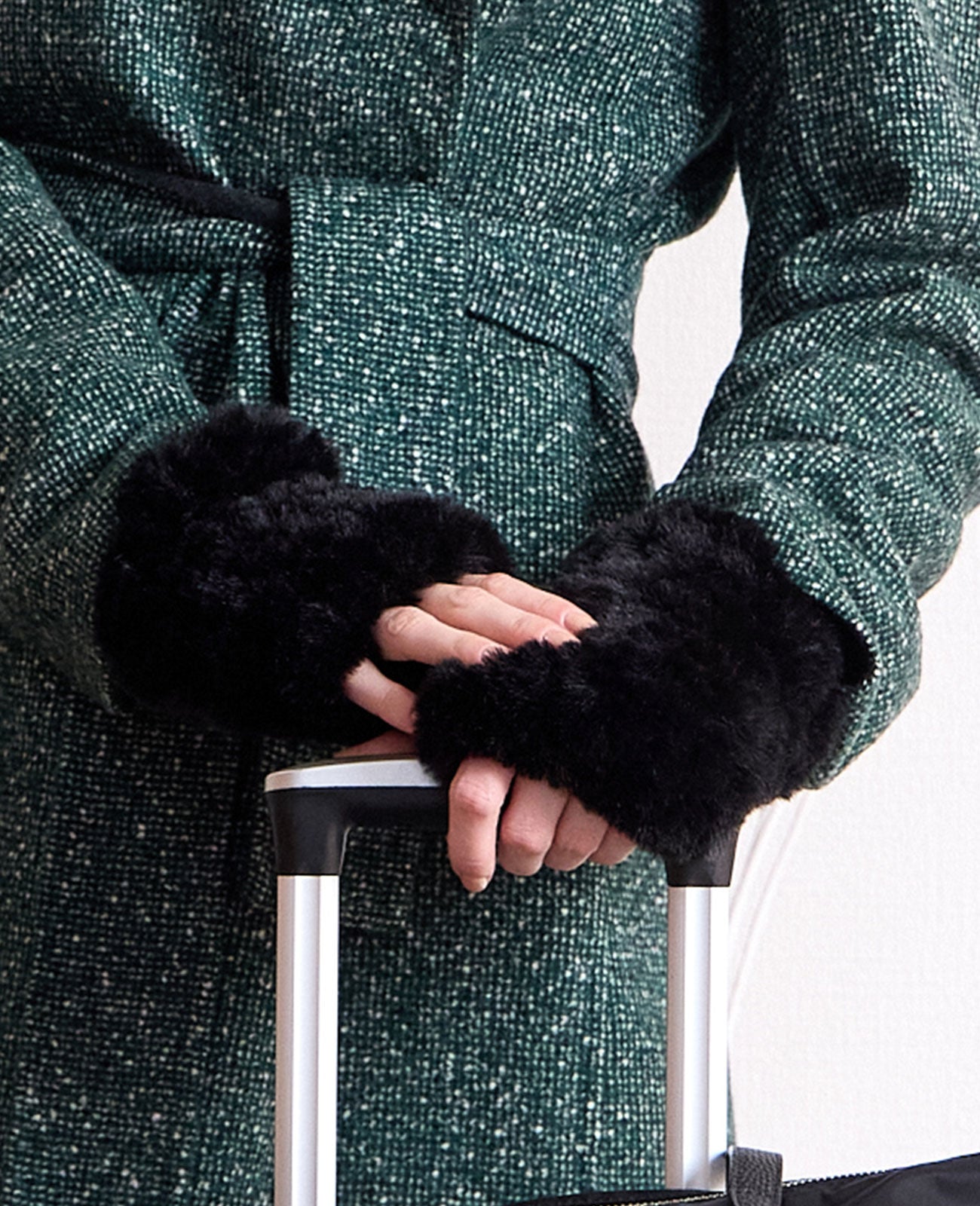 モデル着用カラー：ブラック