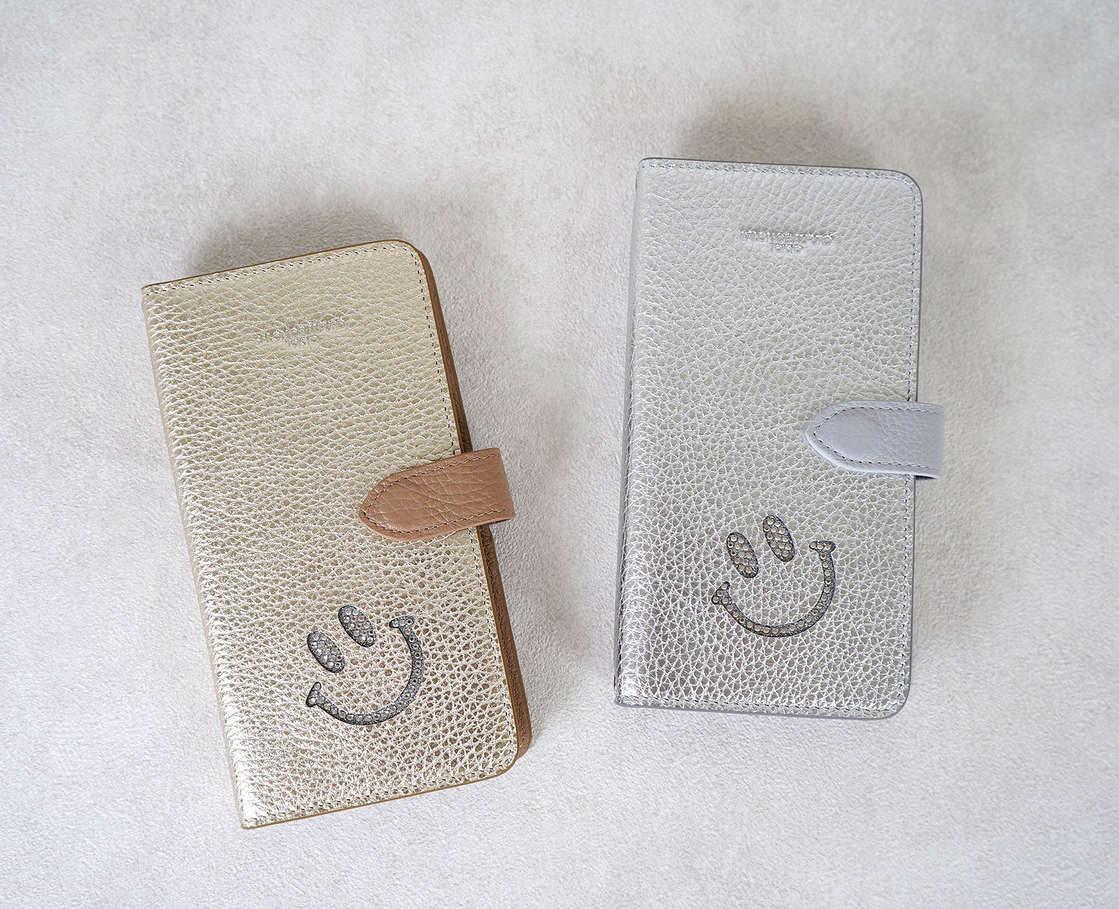 カードポケット＆小銭入れ付きで、近場のお出かけはスマホひとつでOK