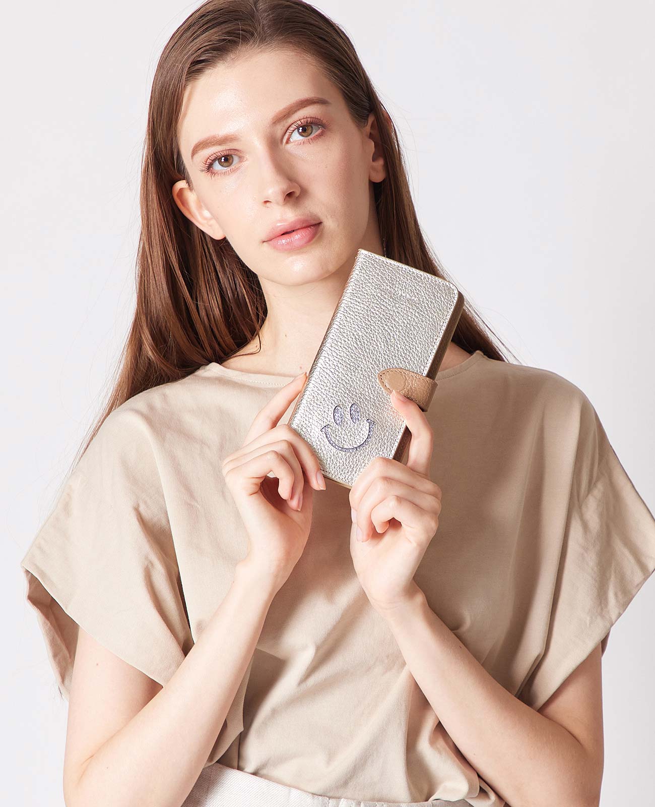 モデル着用カラー：ゴールド