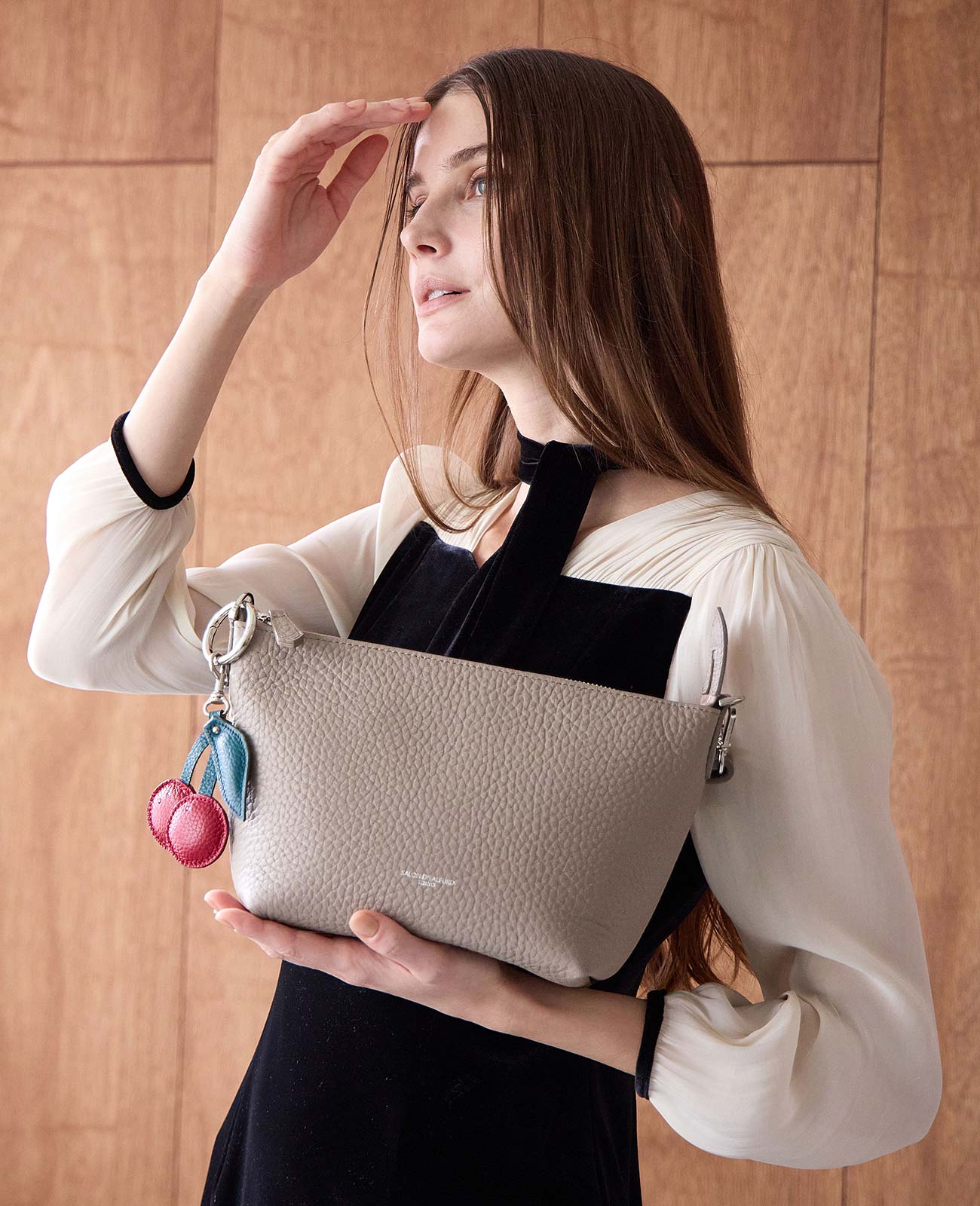 モデル着用カラー：ミルクティ ※ チャームは別売です