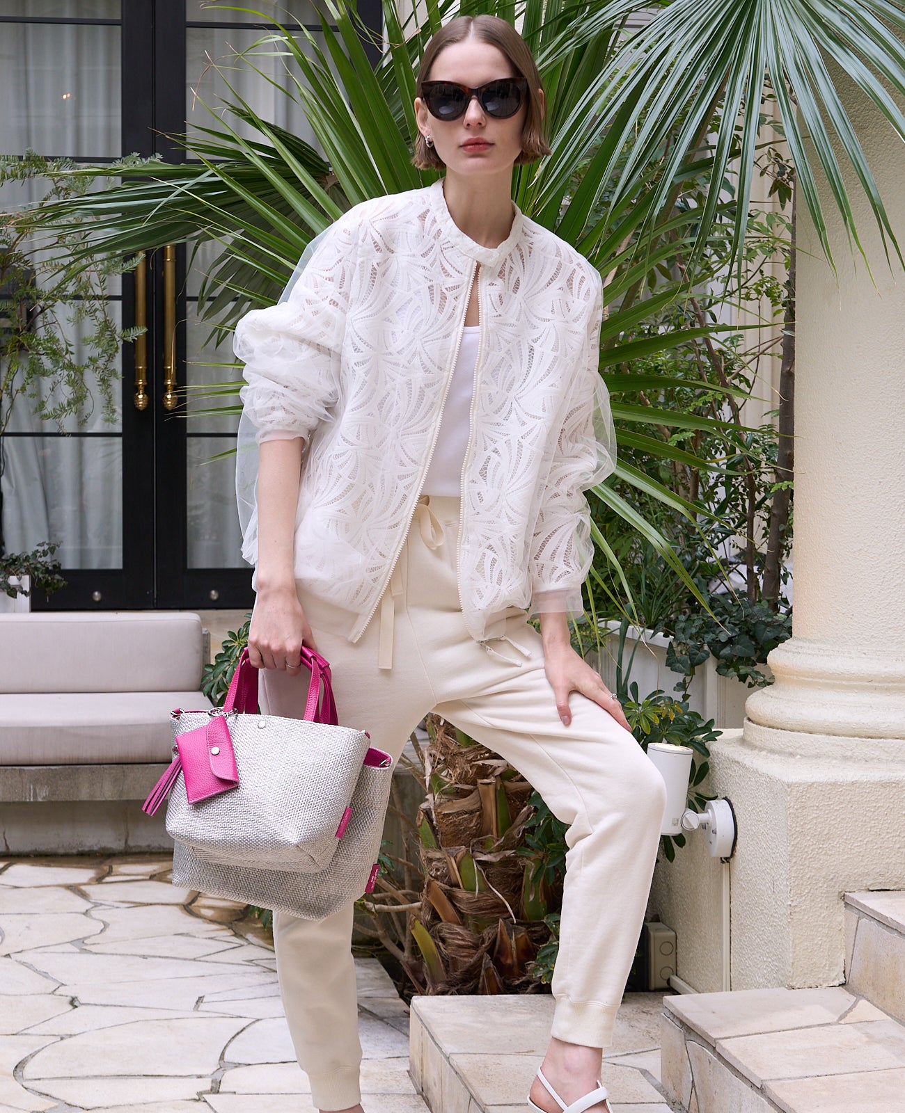 カラー：シルバー×ホットピンク ※ひとまわり大きいMサイズは別売りとなります。