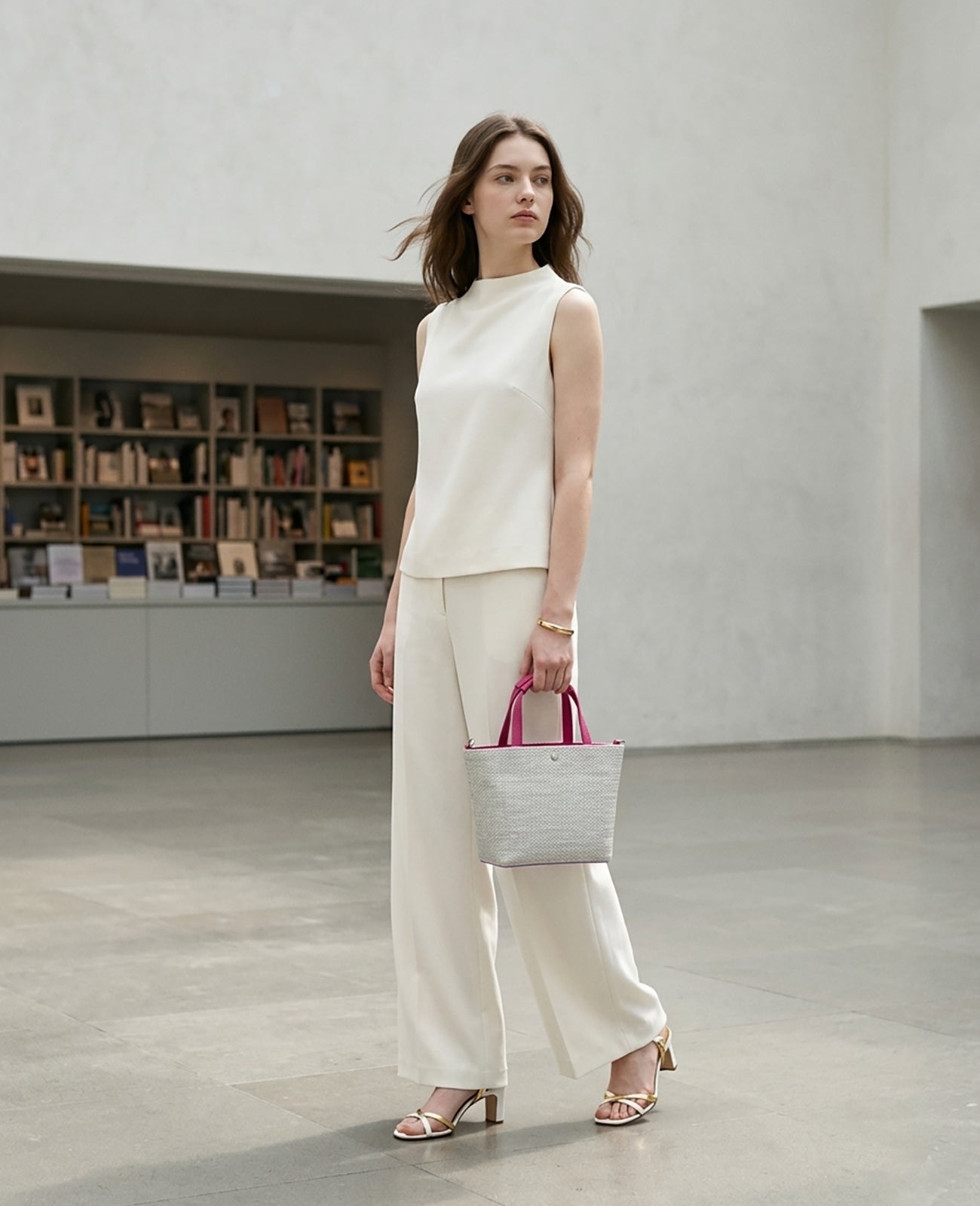 カラー：シルバー×ホットピンク ※画像はイメージです。