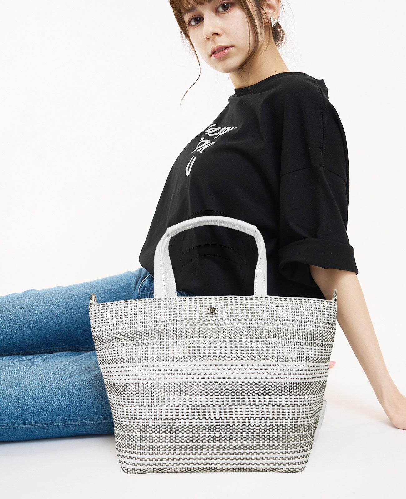 モデル着用カラー：ホワイト