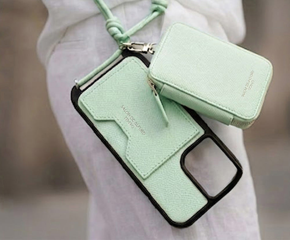 揃えるほど、美しく。※スマホカバーは別売りとなります。
