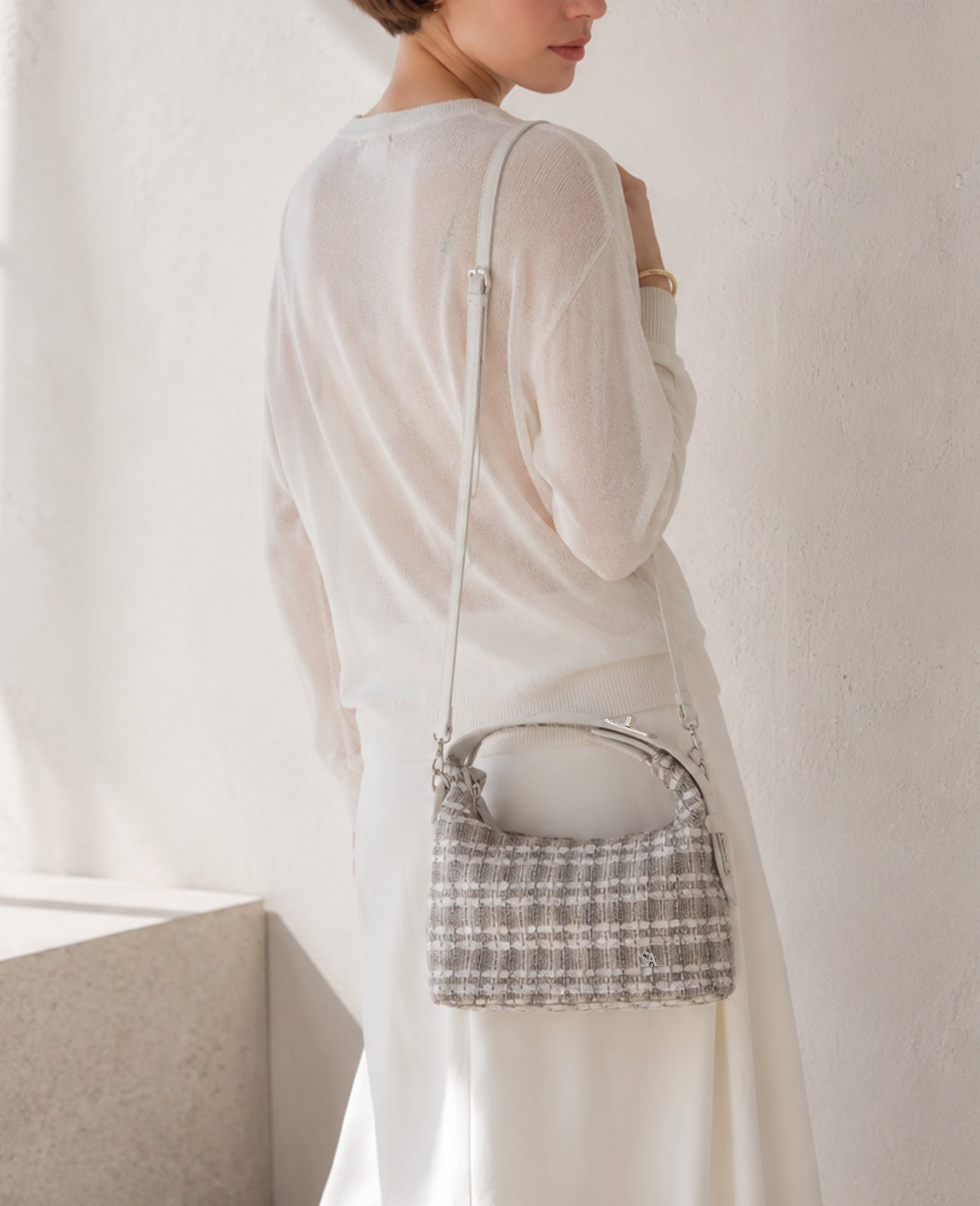 モデル着用カラー：ホワイト ※画像はイメージです。AI生成を含む。