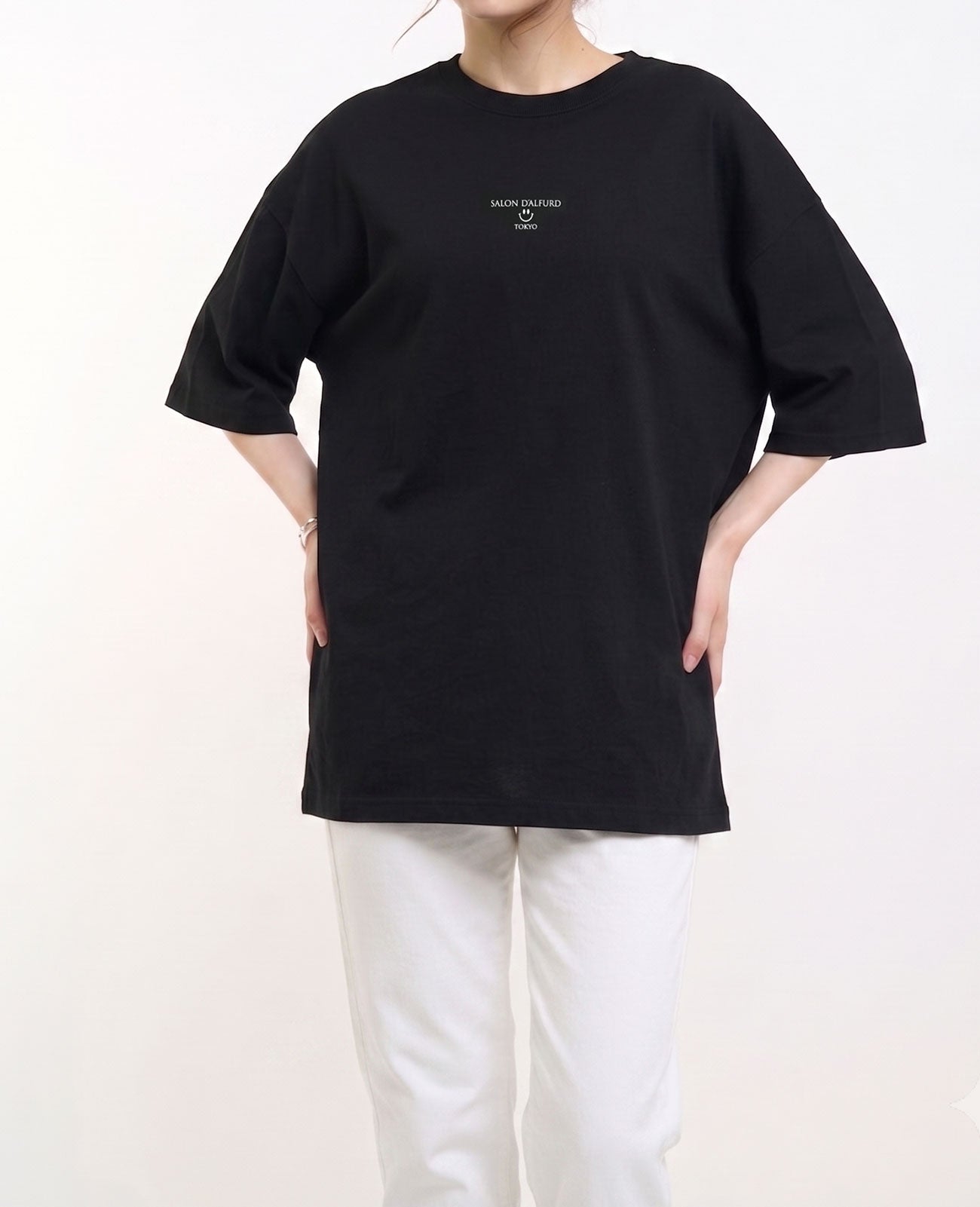 ゆったりオーバーサイズで体型カバーも叶える大人の快適Tシャツ ※モデル身長160㎝／着用サイズL　※画像はイメージです（AI生成を含む）