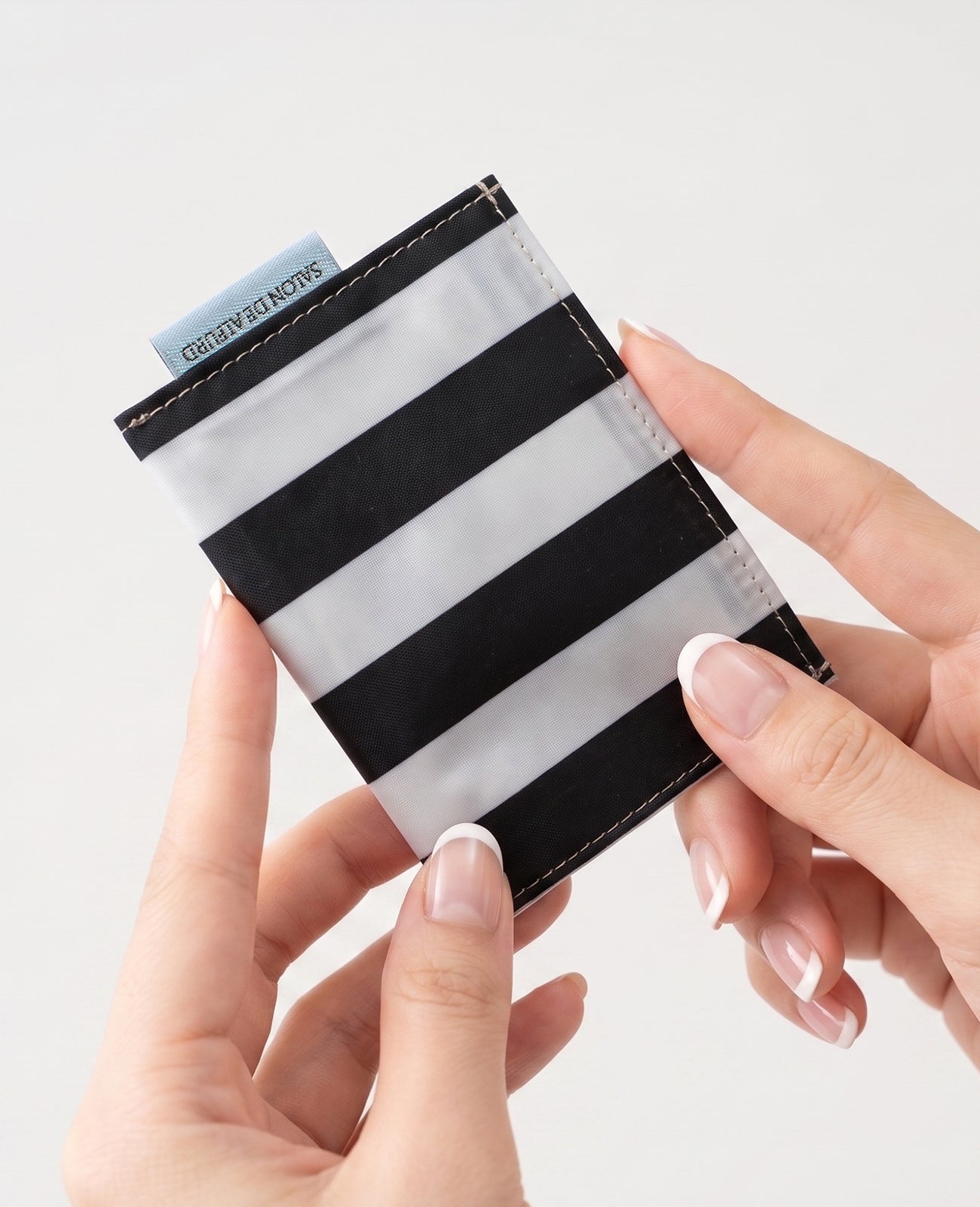 薄く、軽く、スマートに。