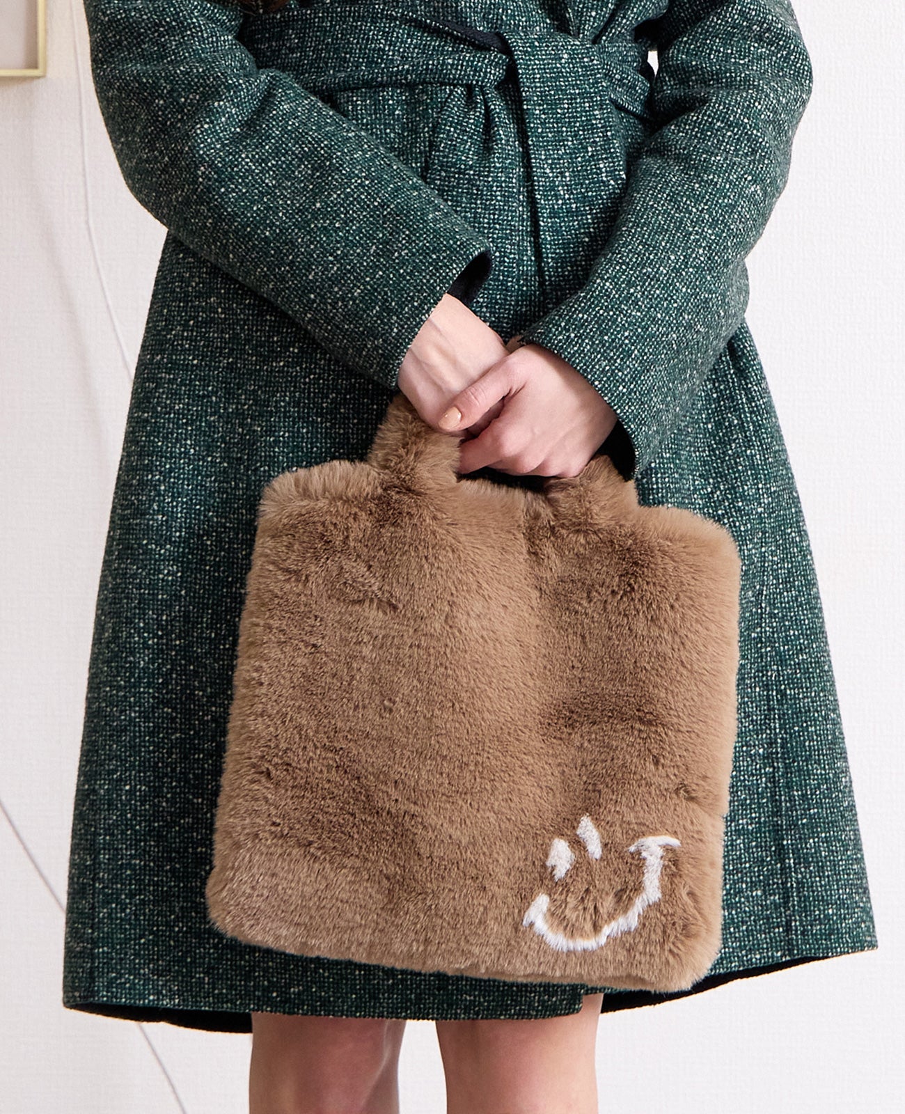 モデル着用カラー：モカ