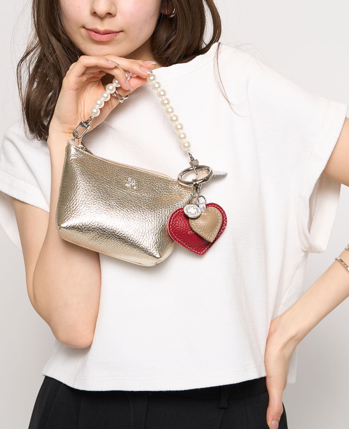 バッグチャームや、キーホルダーとして毎日に寄り添います（※バッグは別売）