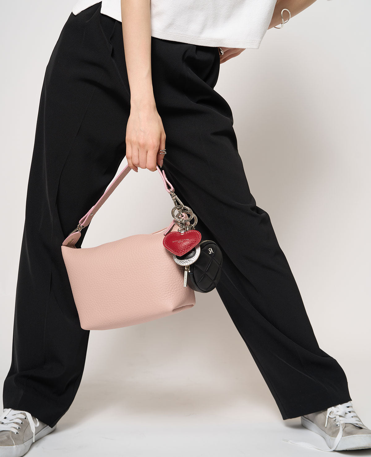 素敵なバッグチャームで、日常に特別な瞬間を（※バッグやその他のチャームは別売です）