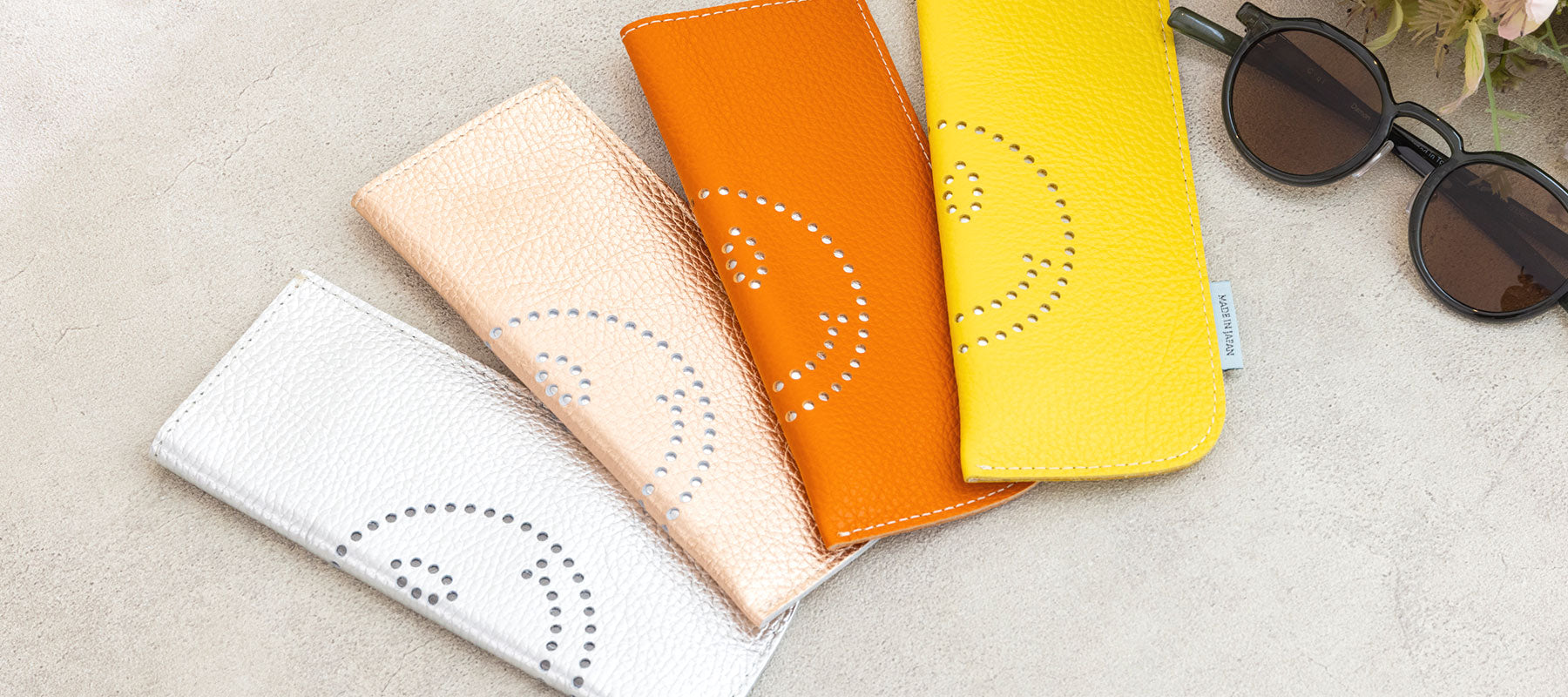 【かおリン】サロン·ド·アルファード　レッキスパンダチャーム　ロゴリング かおリン様専用】サロン·ド·アルファード レッキスパンダ