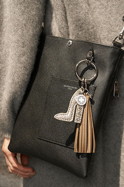 サロンドアルファード 東京広尾発アイコニックなスマイルマークの サロンドアルファード 東京広尾発アイコニックなスマイルマークの