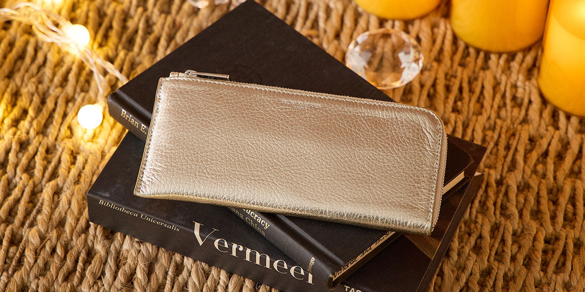 サロンドアルファード 東京広尾発アイコニックなスマイルマークの