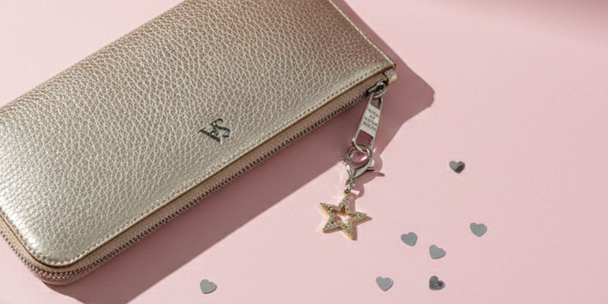 サロンドアルファード 東京広尾発アイコニックなスマイルマークの