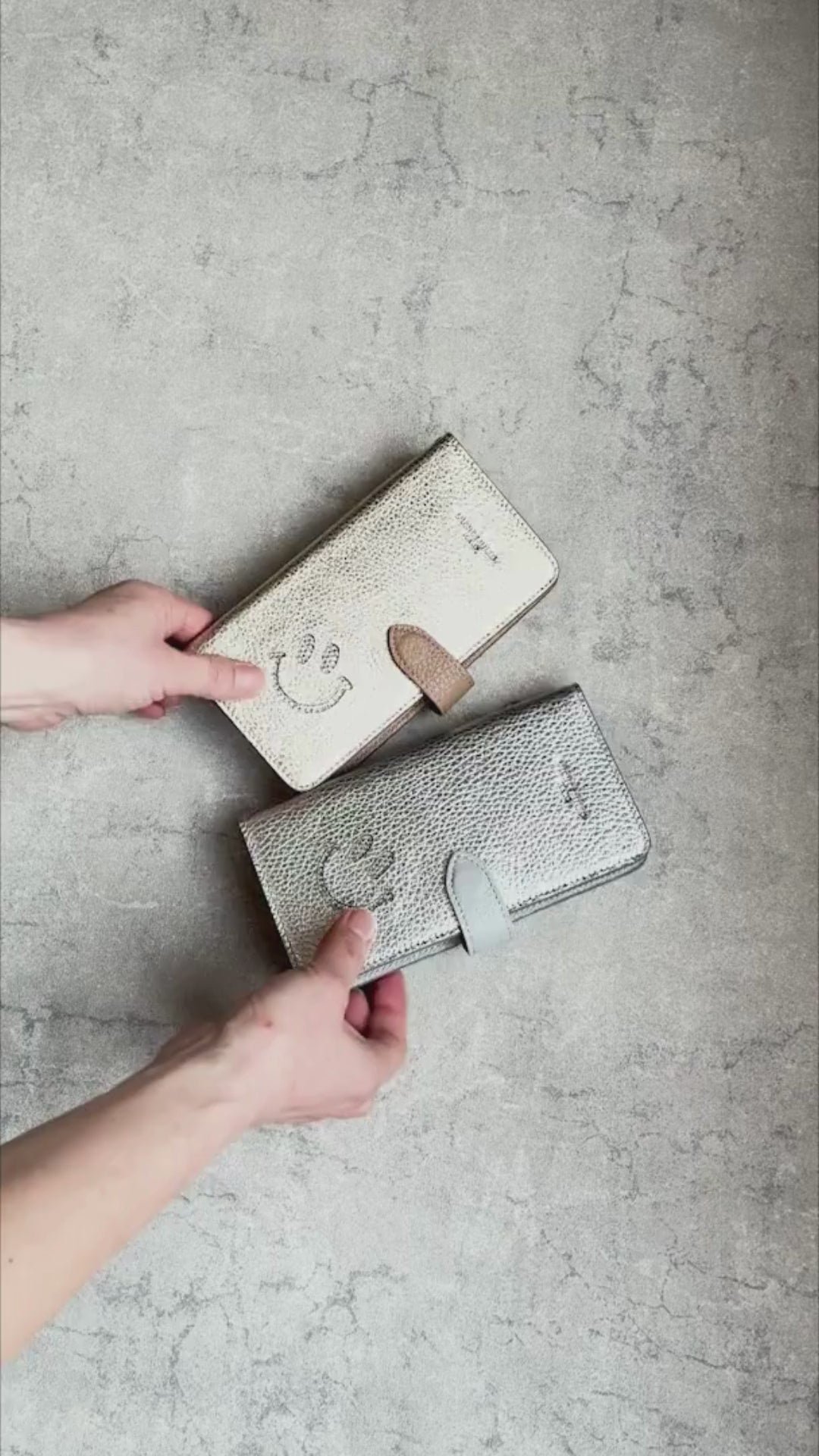 スマイル 多機種対応 手帳型スマホケース 1981