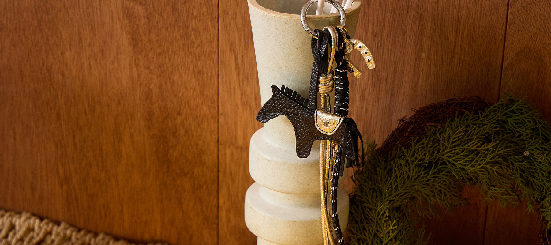 サロンドアルファード 東京広尾発アイコニックなスマイルマークの