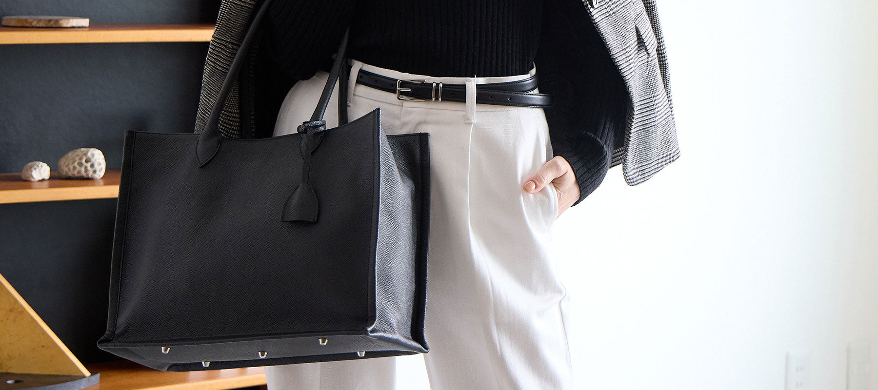 サロンドアルファード 東京広尾発アイコニックなスマイルマークの