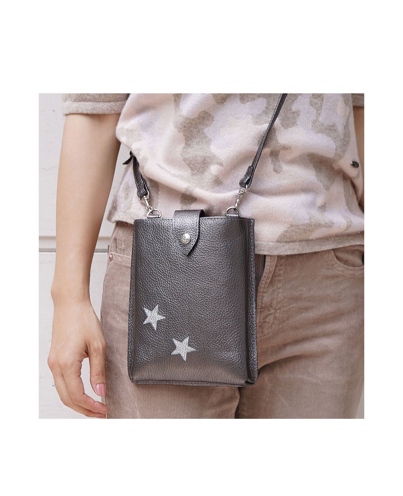 カラー: ガンメタリック