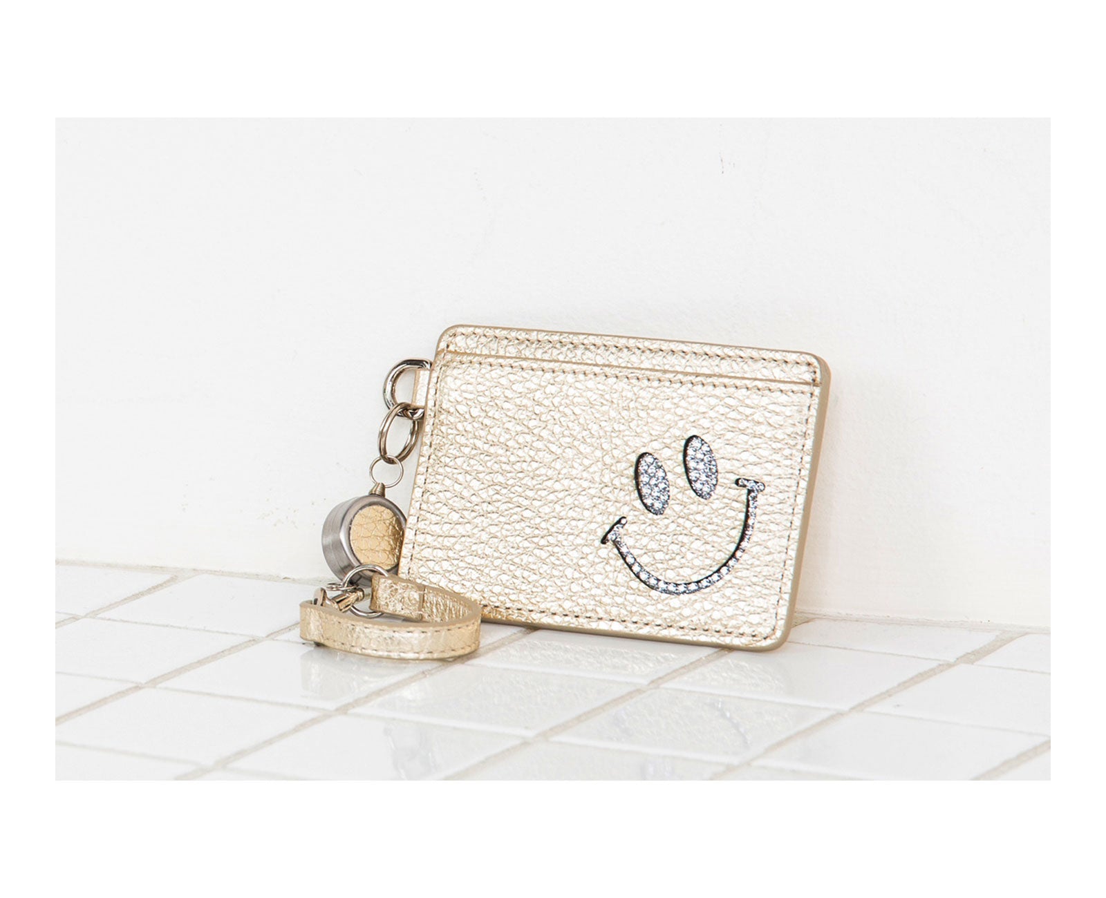 10%off [OUTLET]  スマイル リール付きパスケース 1658-02