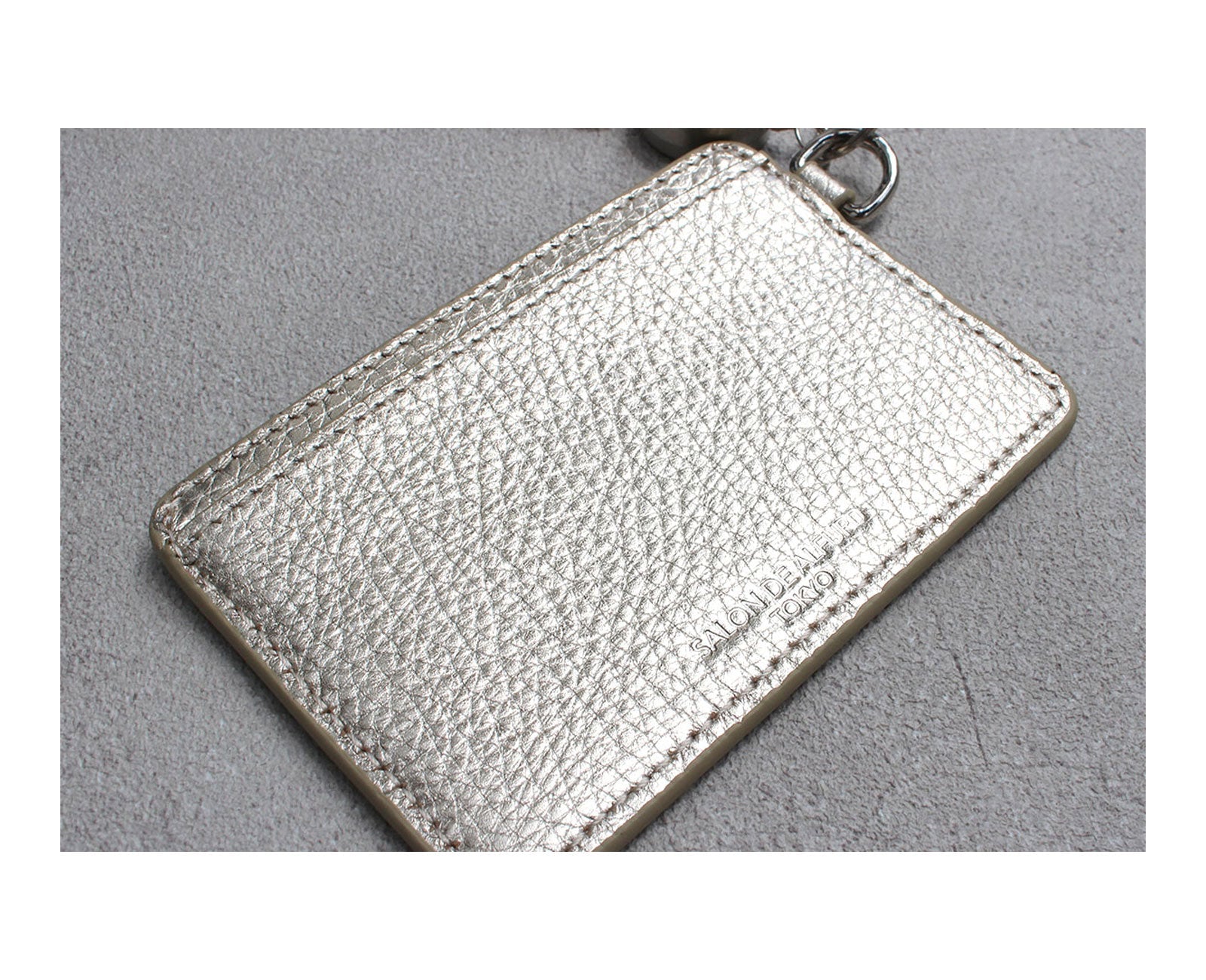 10%off [OUTLET]  スマイル リール付きパスケース 1658-02