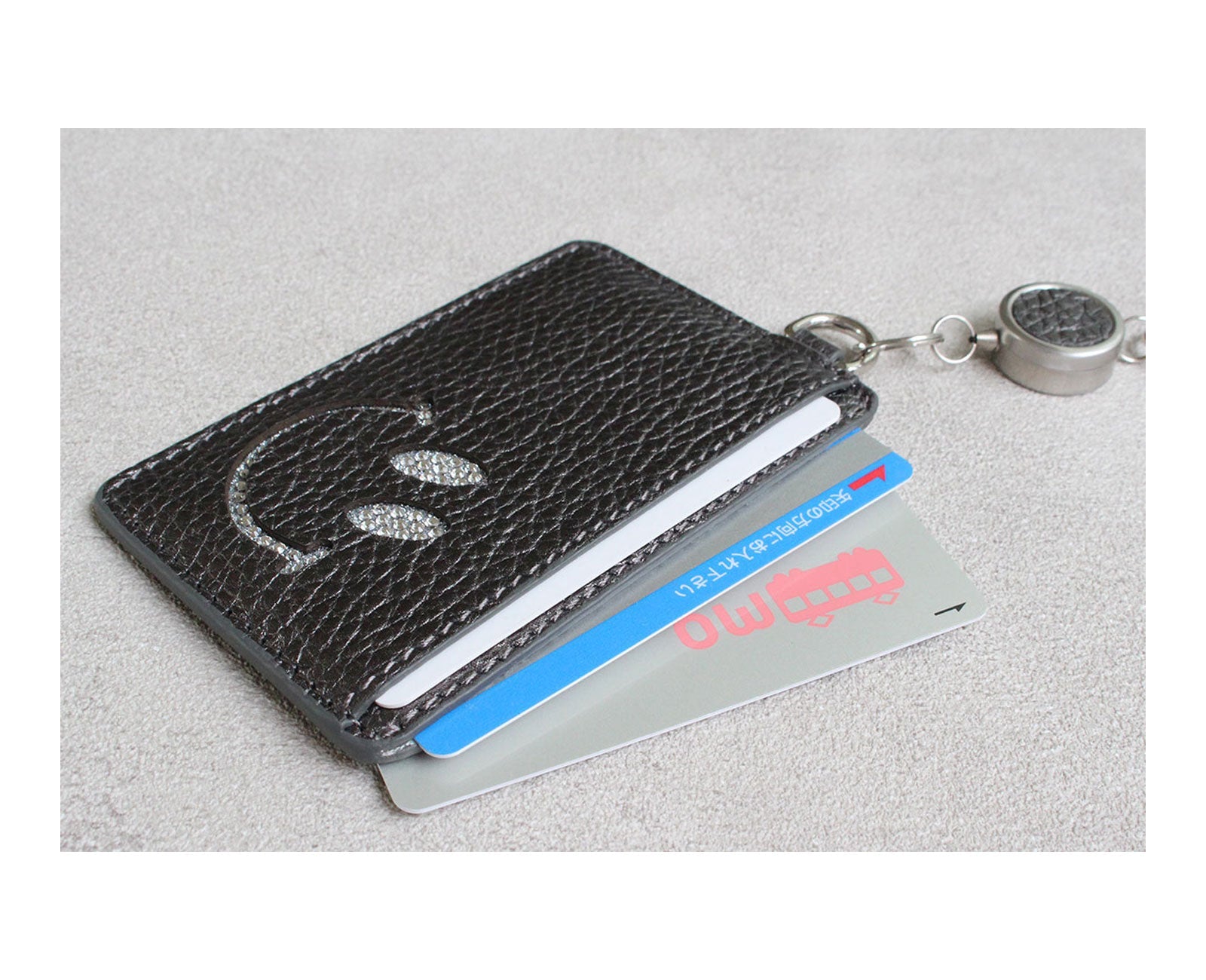 10%off [OUTLET]  スマイル リール付きパスケース 1658-02