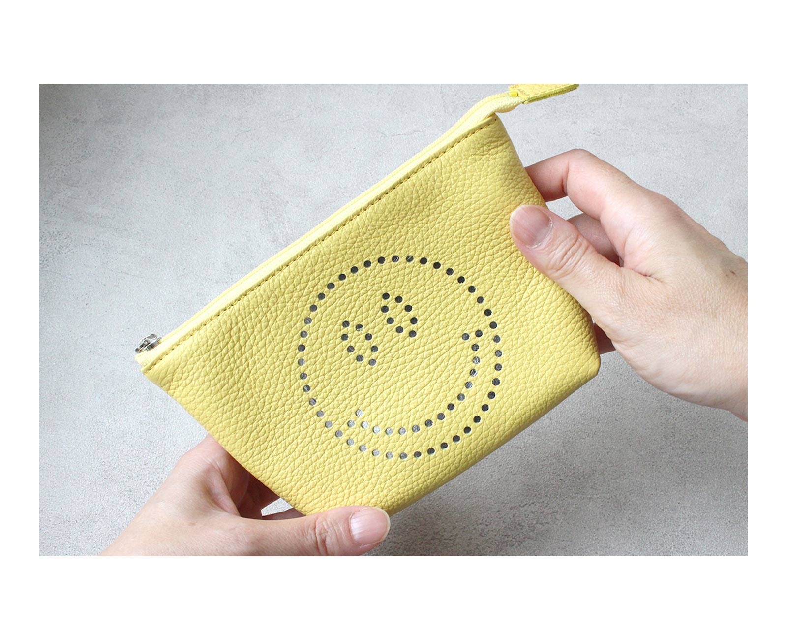 10%OFF [OUTLET]  スマイル パンチングポーチ 1679-02